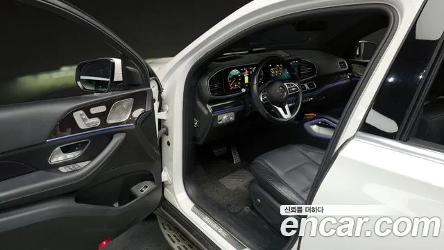 Mercedes-Benz GLE-Class 2023 — фото 11