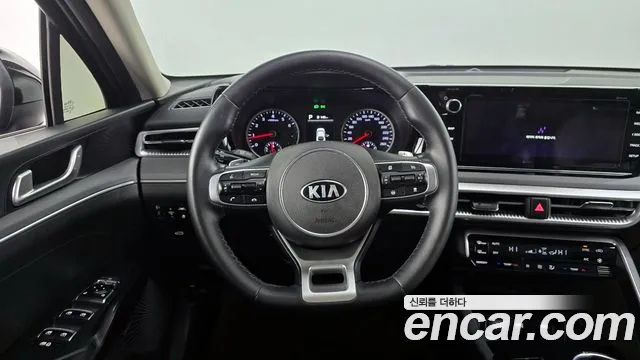 Kia K5 2021 — фото 13