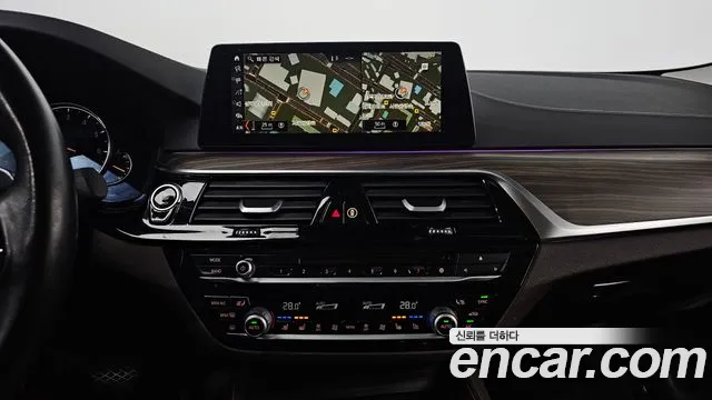 BMW 5-Series 2018 — фото 14