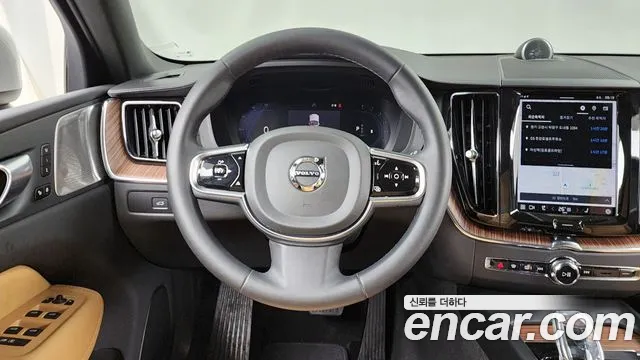 Volvo XC60 2024 — фото 13