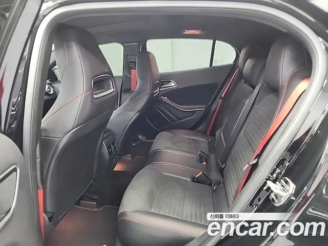 Mercedes-Benz GLA-Class 2018 — фото 12