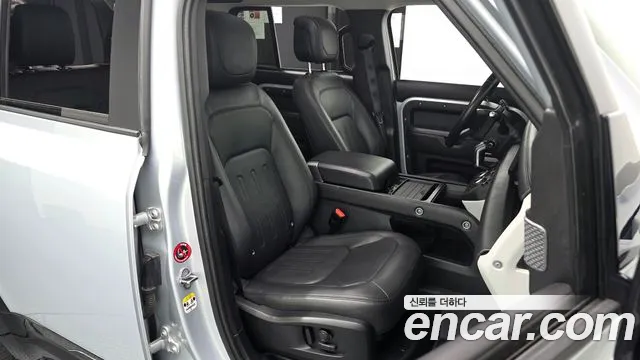 Land Rover Defender 2022 — фото 10