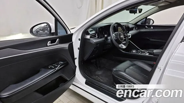Kia K5 2021 — фото 10