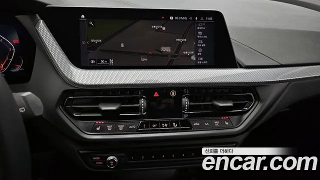 BMW 1-Series 2022 — фото 14