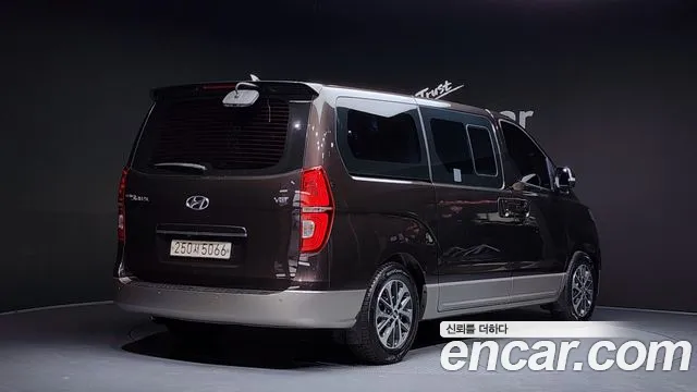 Hyundai Starex 2019 — фото 2
