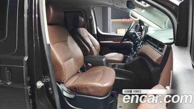 Hyundai Starex 2019 — фото 11