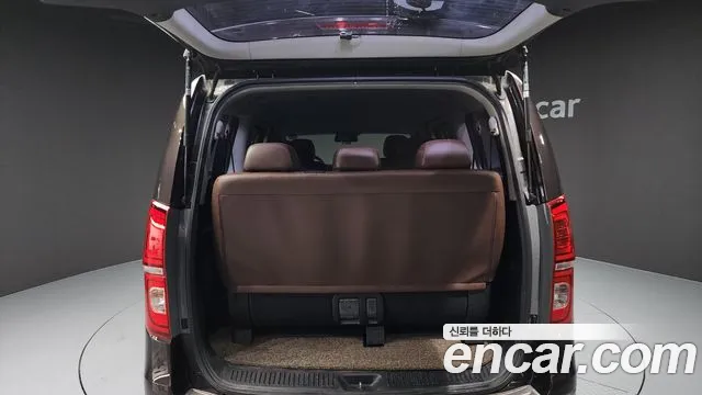 Hyundai Starex 2019 — фото 20