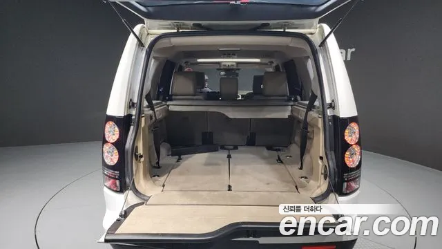 Land Rover Discovery 2016 — фото 20