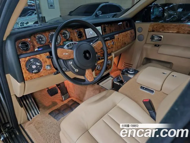 Rolls-Royce Phantom 2014 — фото 11
