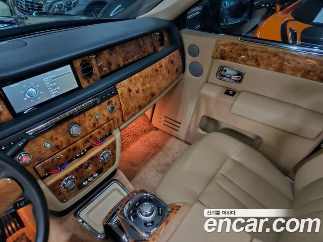 Rolls-Royce Phantom 2014 — фото 13