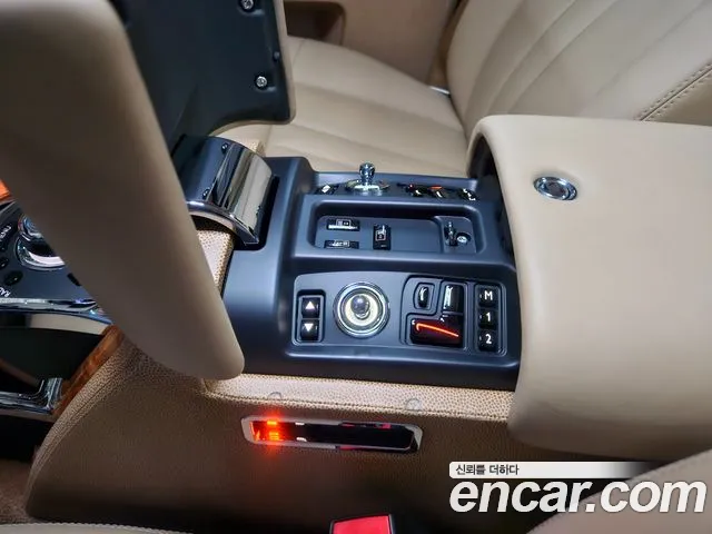 Rolls-Royce Phantom 2014 — фото 15