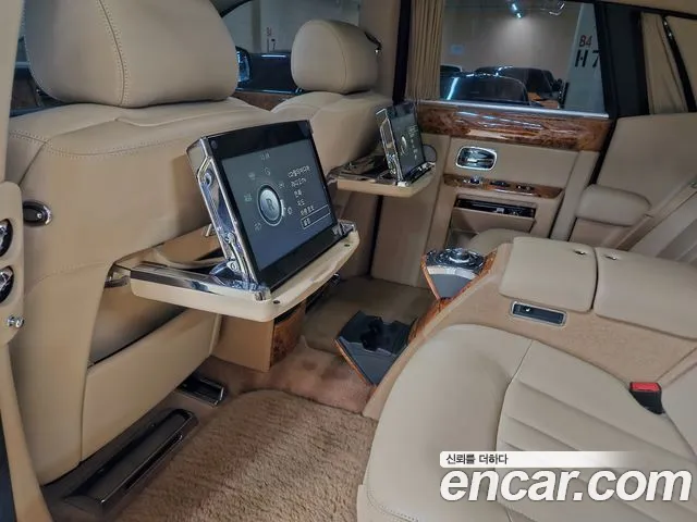Rolls-Royce Phantom 2014 — фото 17