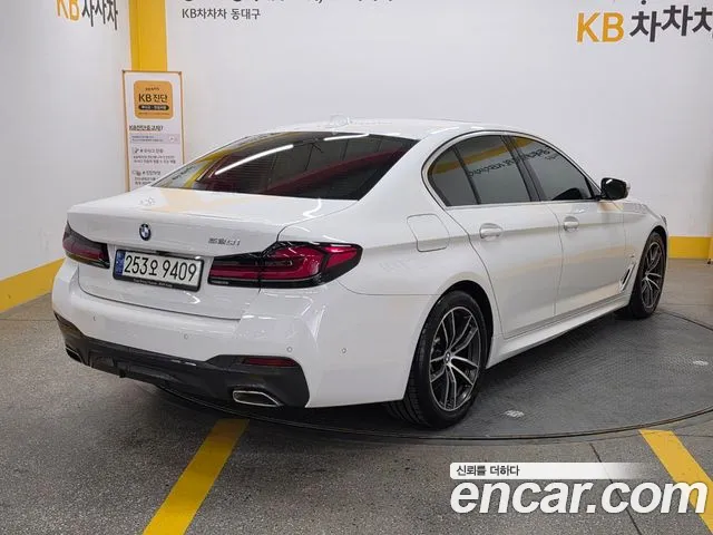 BMW 5-Series 2021 — фото 12
