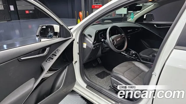 Kia Niro 2022 — фото 11