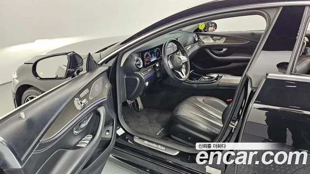 Mercedes-Benz CLS-Class 2019 — фото 11