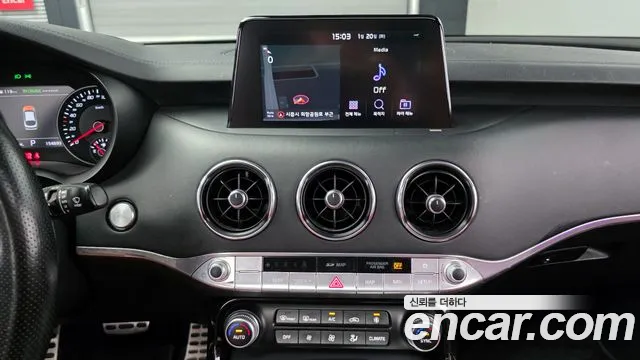 Kia Stinger 2020 — фото 17