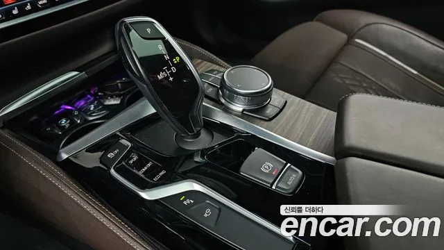 BMW 5-Series 2018 — фото 9