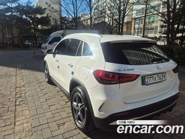 Mercedes-Benz GLA-Class 2023 — фото 16