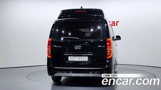 Hyundai Starex 2019 — фото 4