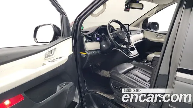 Hyundai Starex 2019 — фото 10