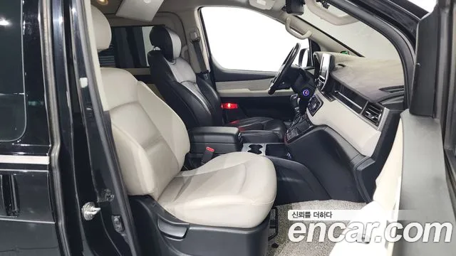 Hyundai Starex 2019 — фото 11