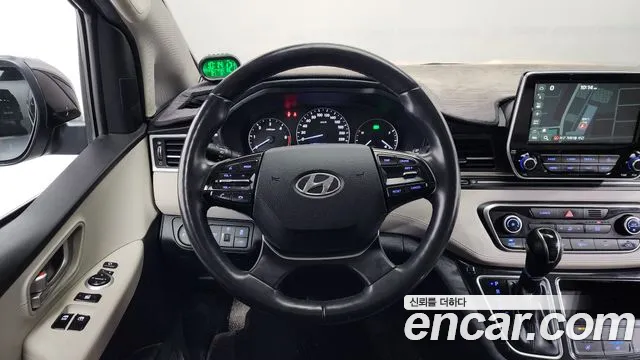 Hyundai Starex 2019 — фото 13