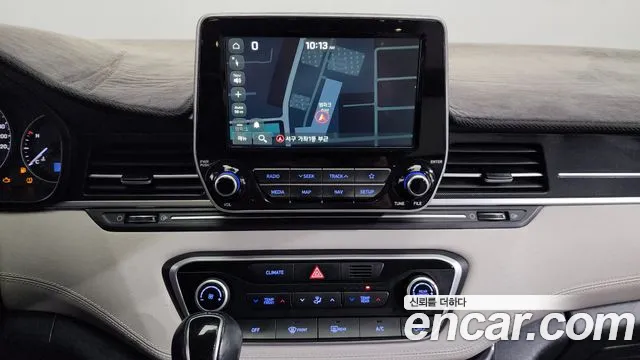 Hyundai Starex 2019 — фото 14