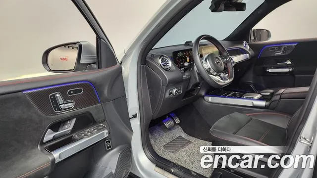 Mercedes-Benz GLB-Class 2023 — фото 10