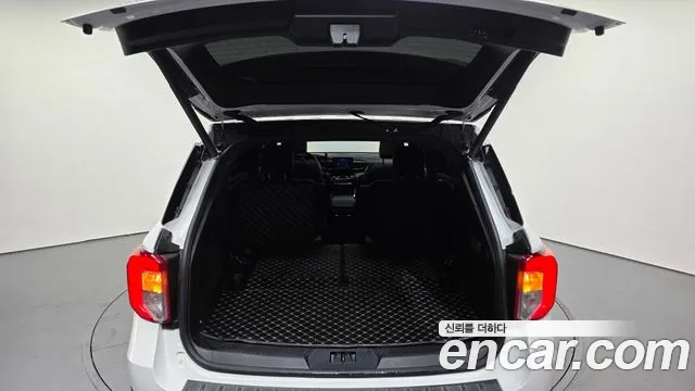 Ford Explorer 2022 — фото 20