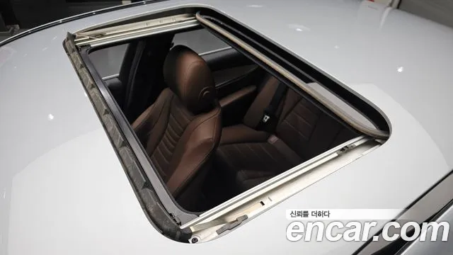 Mercedes-Benz E-Class 2021 — фото 19