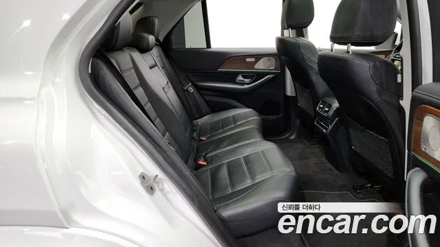 Mercedes-Benz GLE-Class 2021 — фото 12