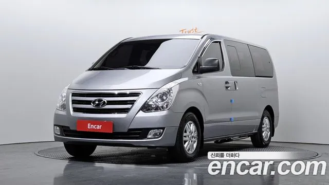 Hyundai Starex 2017 — фото 1
