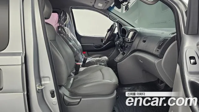 Hyundai Starex 2017 — фото 10