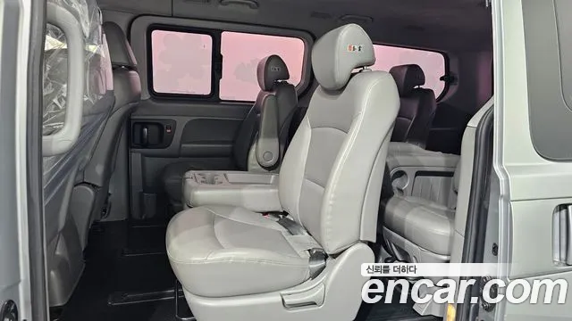 Hyundai Starex 2017 — фото 12