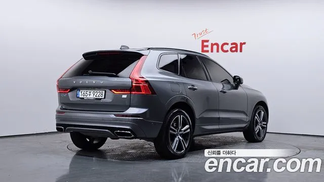 Volvo XC60 2021 — фото 2