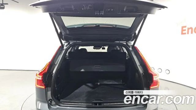 Volvo XC60 2021 — фото 20