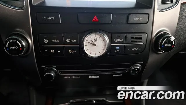 Hyundai Equus 2010 — фото 17