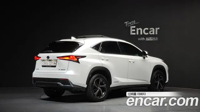 Lexus NX 2021 — фото 2