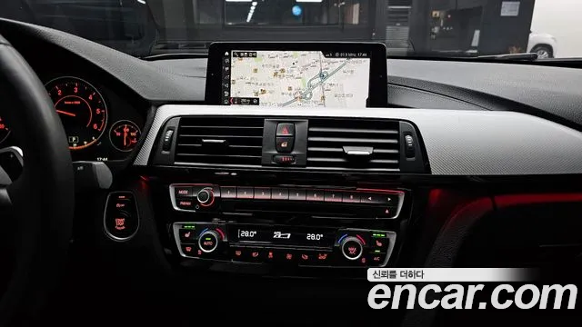 BMW 3-Series 2018 — фото 14