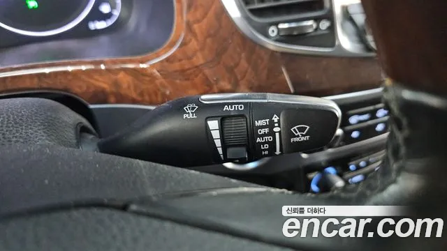 Hyundai Equus 2014 — фото 15
