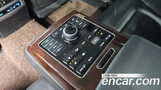 Hyundai Equus 2014 — фото 19