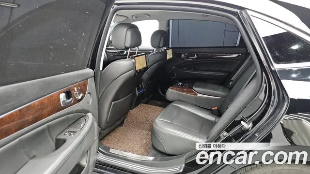 Hyundai Equus 2014 — фото 20
