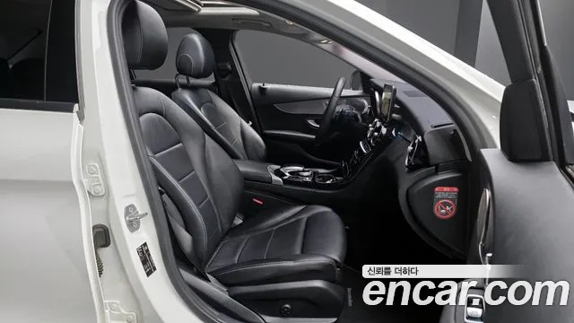 Mercedes-Benz C-Class 2017 — фото 11