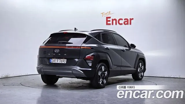 Hyundai Kona 2023 — фото 2