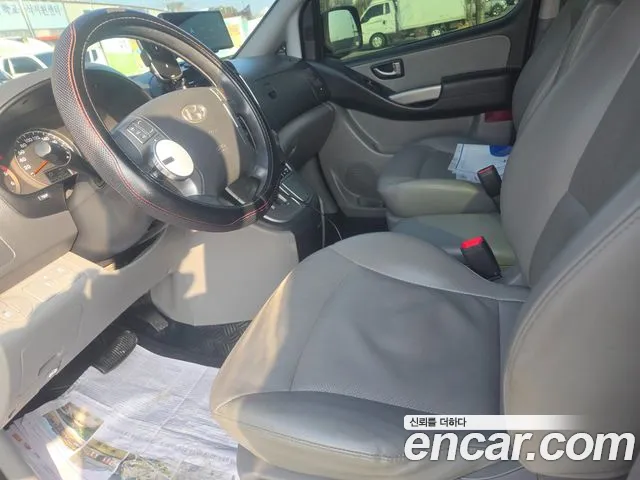 Hyundai Starex 2016 — фото 10