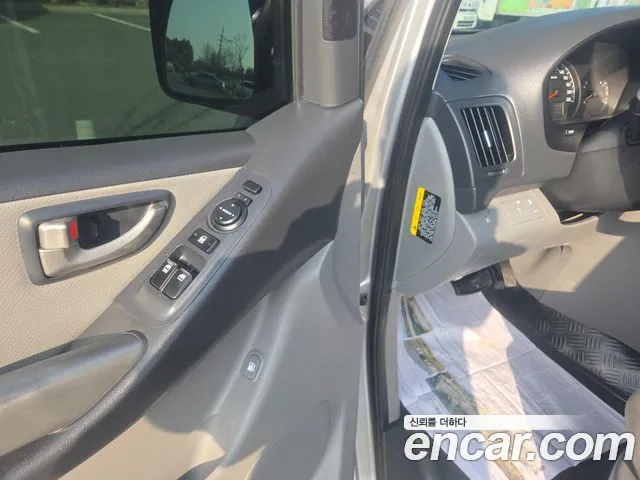 Hyundai Starex 2016 — фото 15
