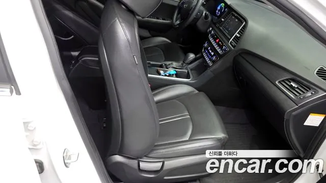 Hyundai Sonata 2018 — фото 12