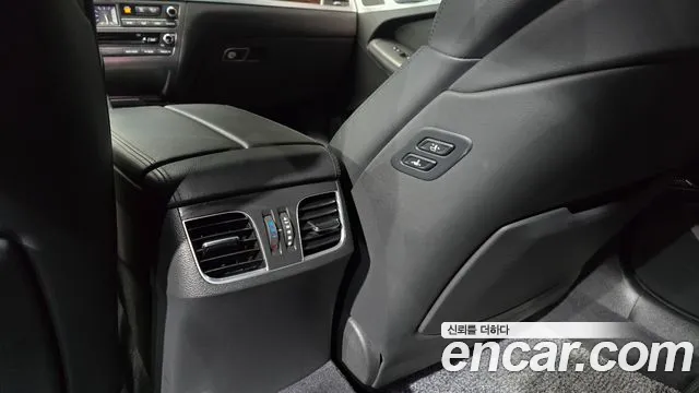 Hyundai Genesis 2016 — фото 18