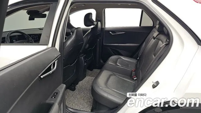 Kia Niro 2022 — фото 10
