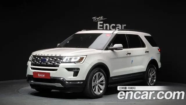 Ford Explorer 2018 — фото 1
